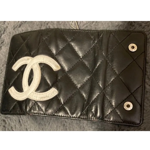 Authentic CHANEL CAMBON CC KEY HOLDER - Picture 4 of 7
